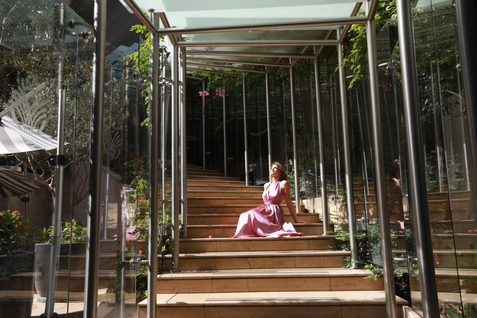 Gefinor Rotana - Beirut Hotell Eksteriør bilde The staircase of the hotel