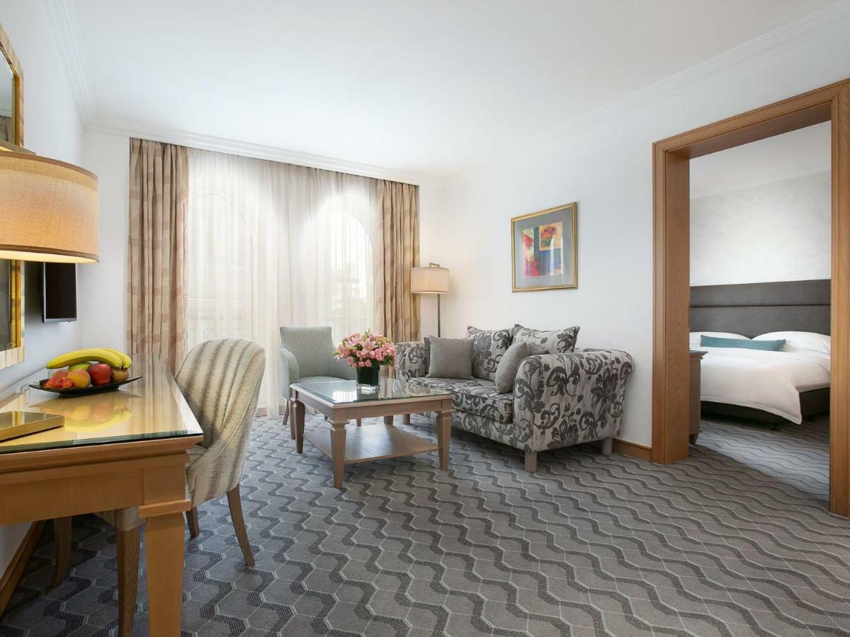 Gefinor Rotana - Beirut Hotell Eksteriør bilde Suite